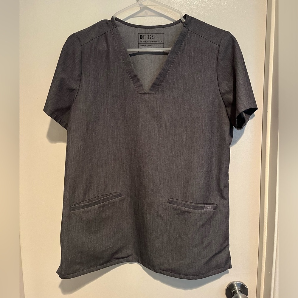 Women’s Figs Casma three-pocket Scrub Top - S/Graphite